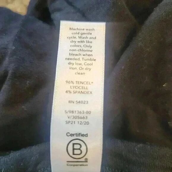 Athleta Women's Black Tencel/Spandex Athletic Boxy T-Shirt - Picture 5 of 5